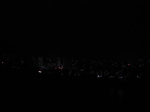 Pyongyang yöllä.